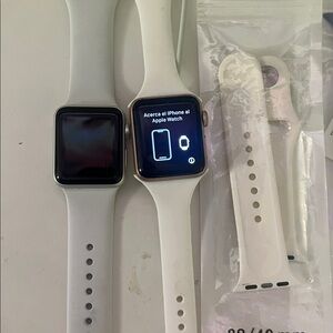 2 x Apple Watch Series 3